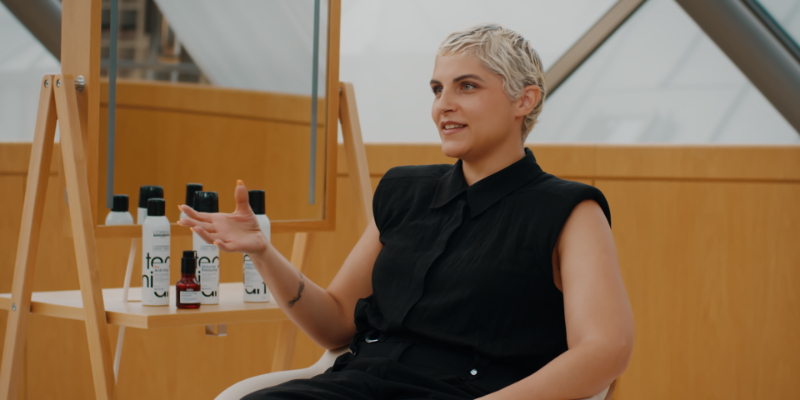 Comment faire de la colo un moment de plaisir ? Tête à tête Biblond x L’Oréal Produits Professionnels Thumbnail